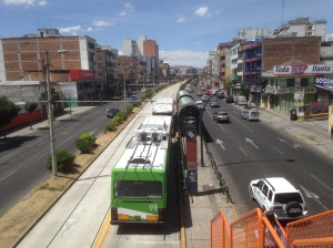 Av. 10 de Agosto, with buses that take you to Mercado de Santa Clara. 